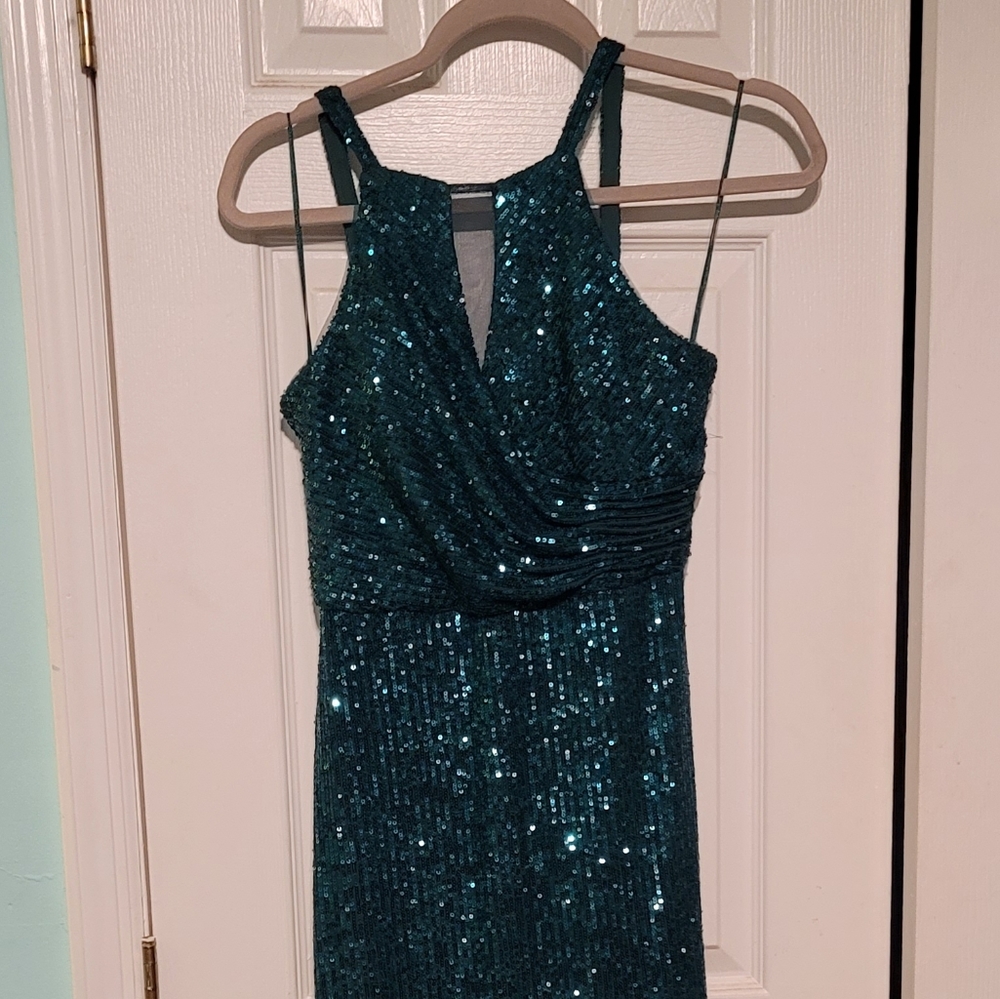 Sequins Emerald Gown - Picture 2 of 3